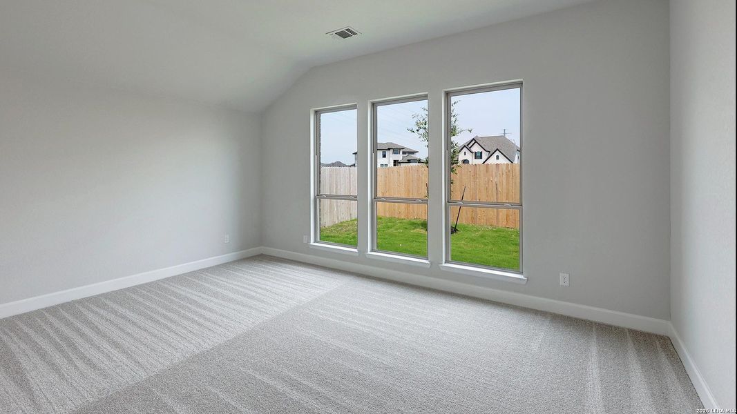 Spacious, unfurnished interior of a new home in Haby Hill, San Antonio (Image 23).
