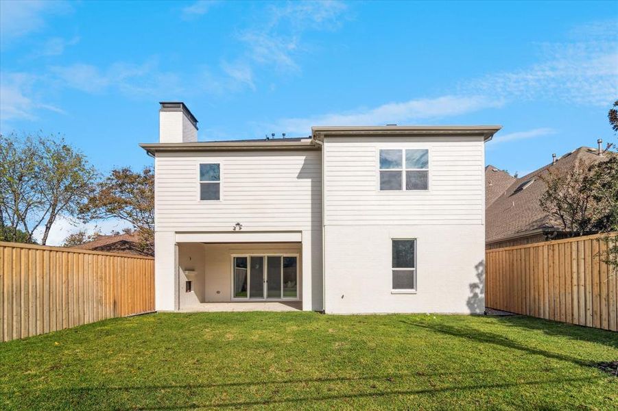 Exterior details and patio area of a home in , Dallas (Image 4).