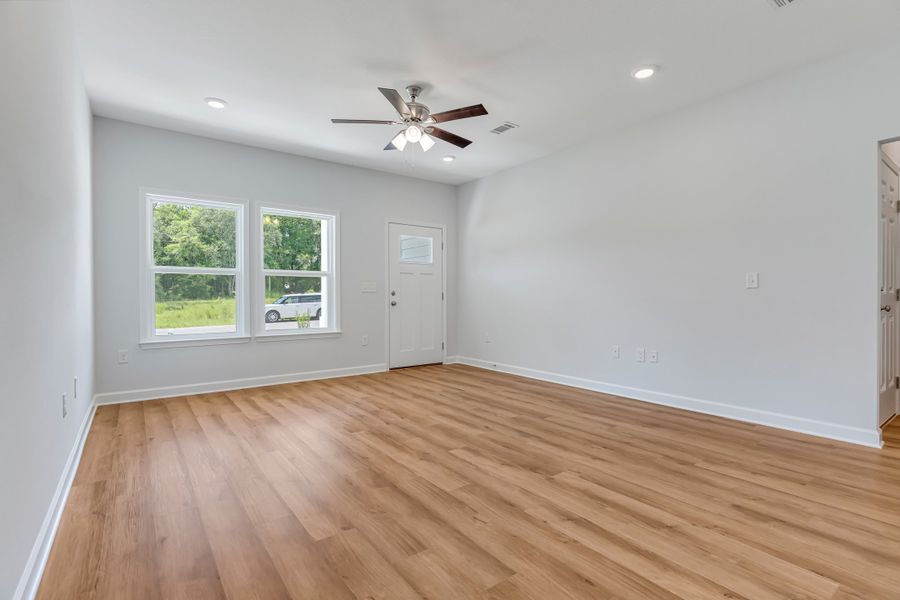 Spacious, unfurnished interior of a new home in , Crestview (Image 26).