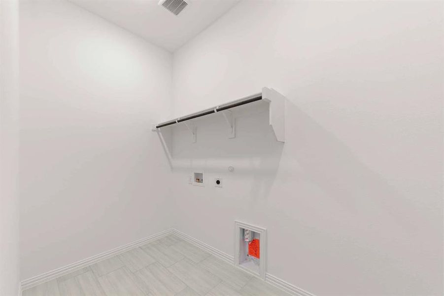 Spacious, unfurnished interior of a new home in Inspiration, Lucas (Image 16).