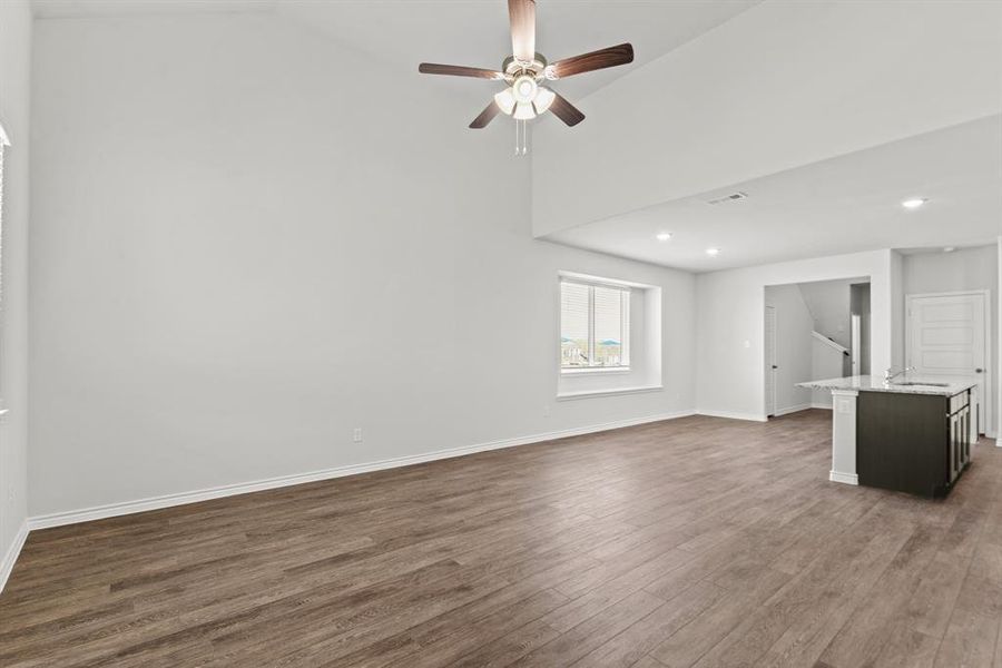 Spacious, unfurnished interior of a new home in Retreat at Fossil Creek, Fort Worth (Image 21).