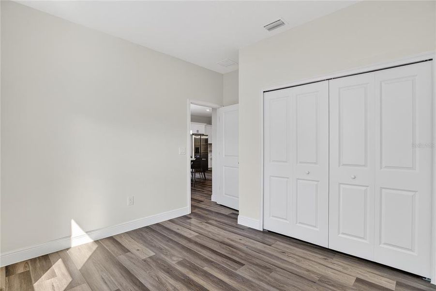 Spacious, unfurnished interior of a new home in , Citrus Springs (Image 21).