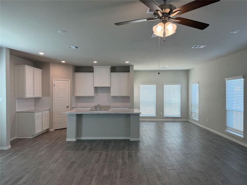 Furnished interior view inside a new home in River Ranch, Dayton (Image 4).