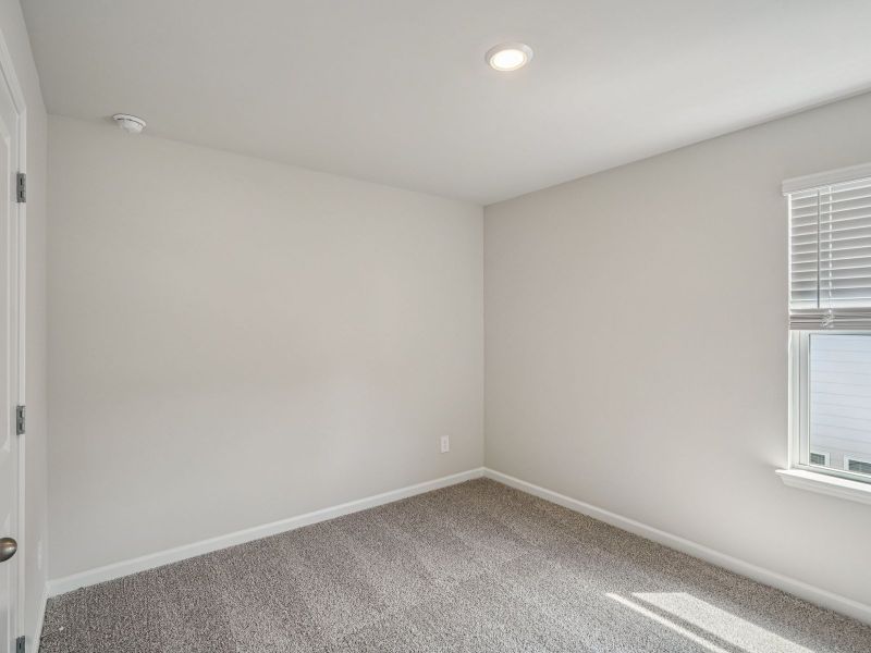 Spacious, unfurnished interior of a new home in Northwoods at Mirror Lake, Villa Rica (Image 19).
