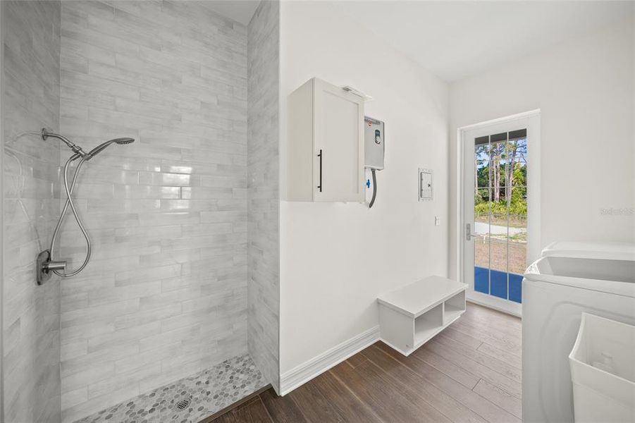 Furnished interior view inside a new home in , North Port (Image 10).