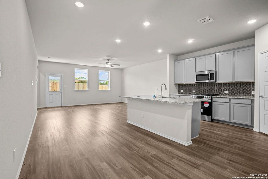 Image 74 of a home in Horizon Pointe.