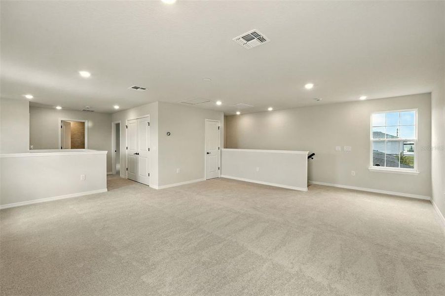 Spacious, unfurnished interior of a new home in Winter Grove, Winter Garden (Image 16).