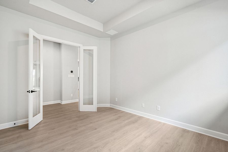 Spacious, unfurnished interior of a new home in Riceland 50’ Alley Load Homesites, Mont Belvieu (Image 16).