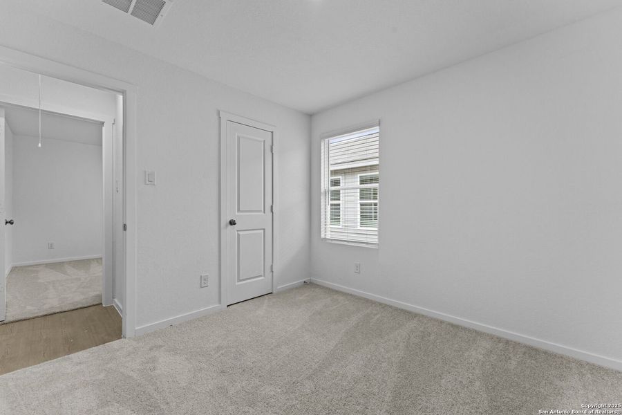 Spacious, unfurnished interior of a new home in Torian Village: Belmar Collection, San Antonio (Image 9).