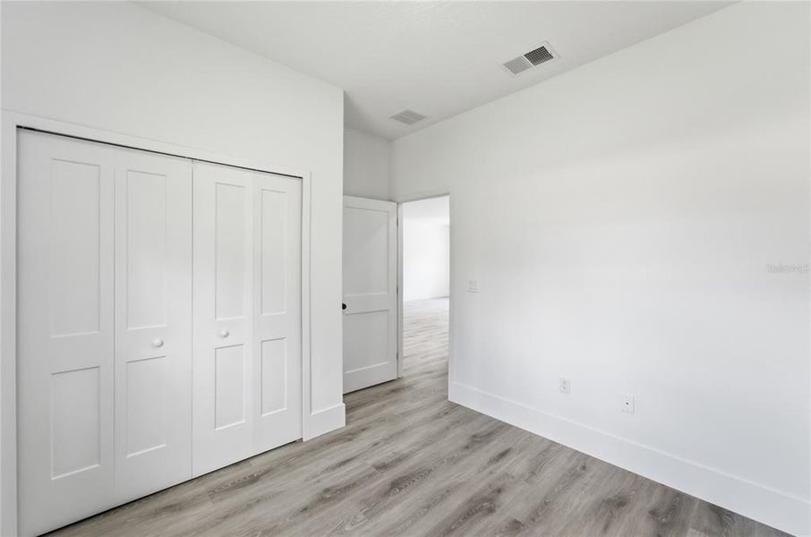 Spacious, unfurnished interior of a new home in , Citrus Springs (Image 20).