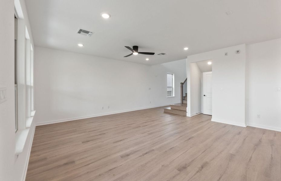 Spacious, unfurnished interior of a new home in Wolf Ranch, Georgetown (Image 48).