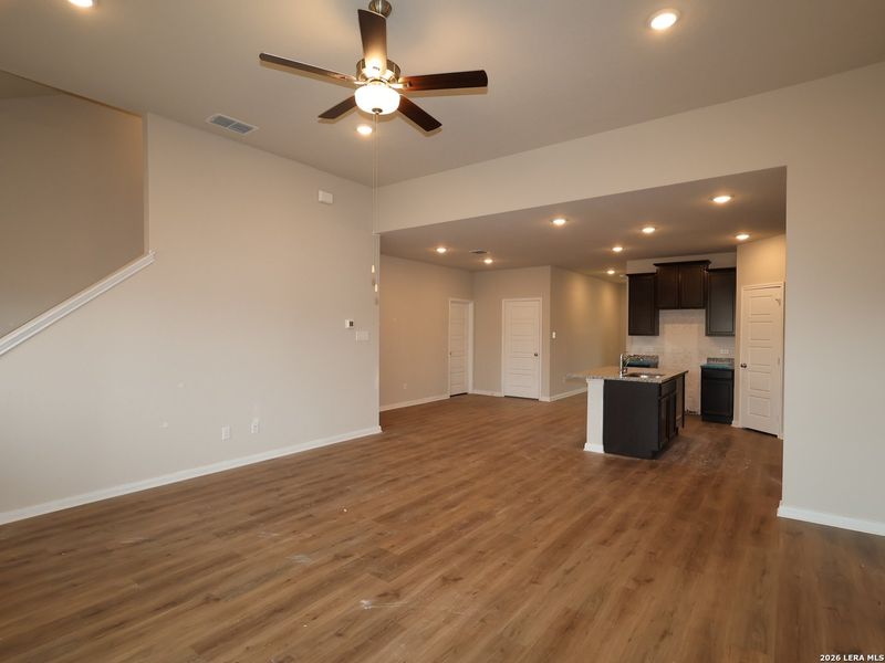 Spacious, unfurnished interior of a new home in Agave, San Antonio (Image 26).