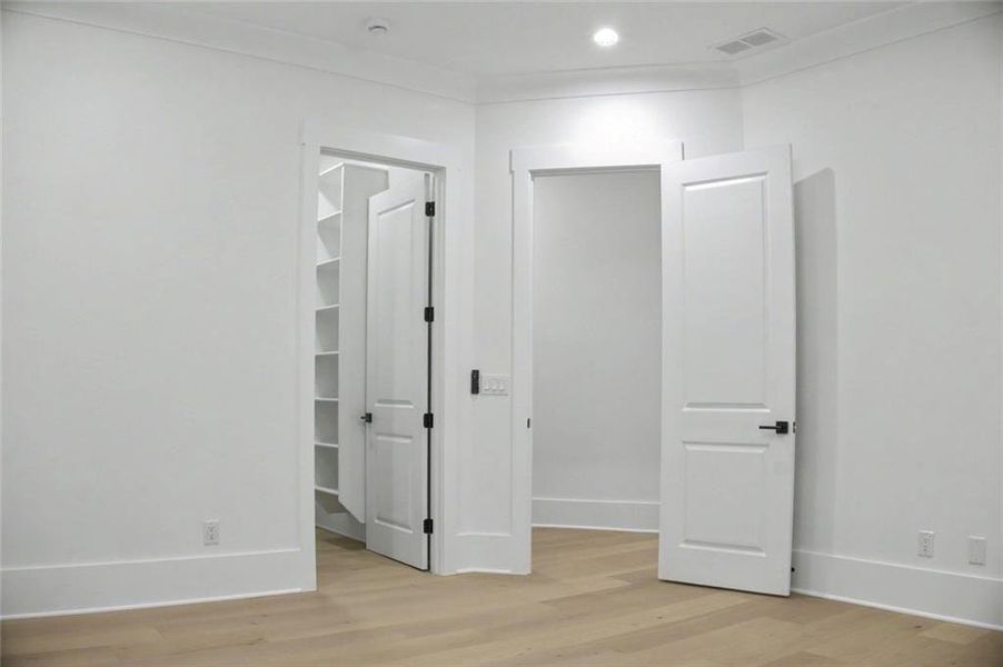 Spacious, unfurnished interior of a new home in , Monroe (Image 45).