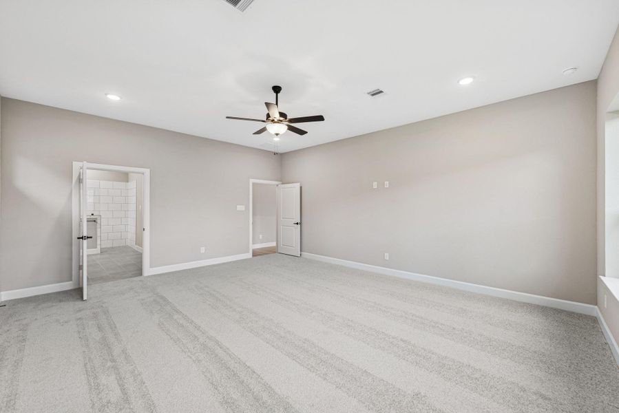 Spacious, unfurnished interior of a new home in The Highlands 55' - Encore Collection, Porter (Image 18). Spacious, unfurnished interior of a new home in The Highlands 55' - Encore Collection, Porter (Image 18).