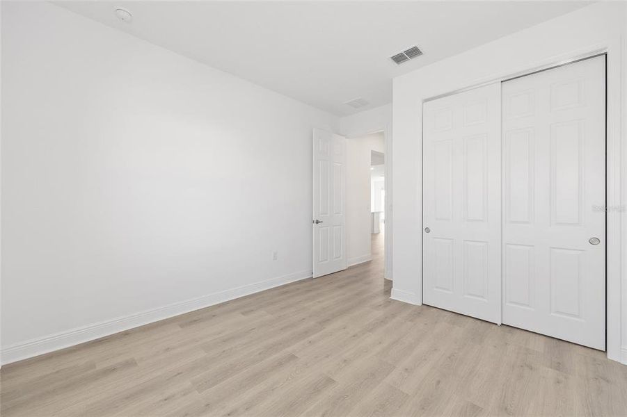 Spacious, unfurnished interior of a new home in , Ocala (Image 14).