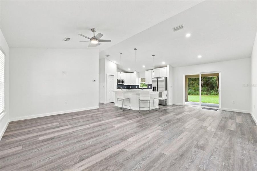 Spacious, unfurnished interior of a new home in , Summerfield (Image 21).