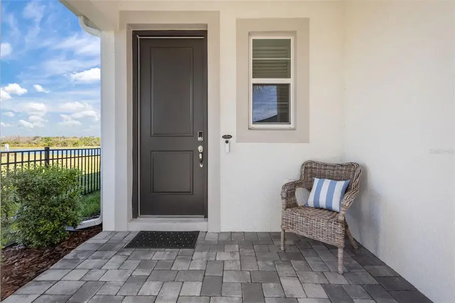Exterior details and patio area of a home in , Wesley Chapel (Image 3).
