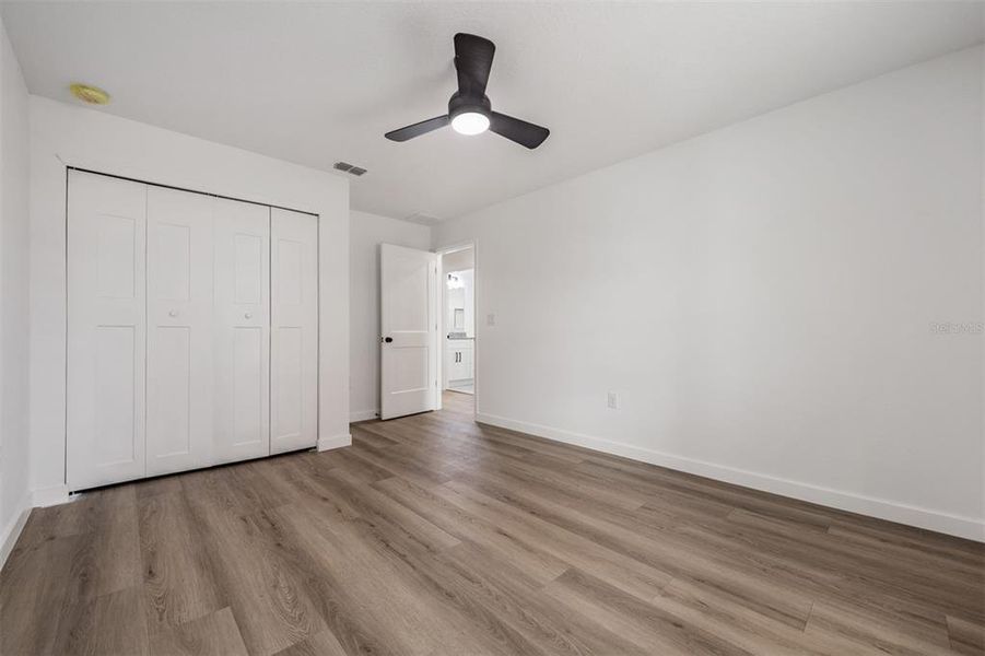 Spacious, unfurnished interior of a new home in , Dade City (Image 18).