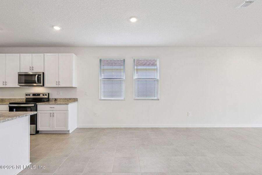 Spacious, unfurnished interior of a new home in Cypress Meadows - Signature Series, Jacksonville (Image 11).