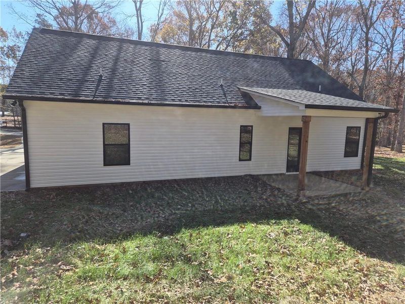 Exterior details and patio area of a home in , Dallas (Image 3).