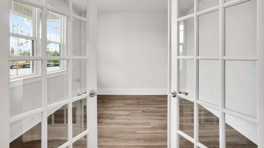Spacious, unfurnished interior of a new home in Bella Point, Bolivia (Image 18).