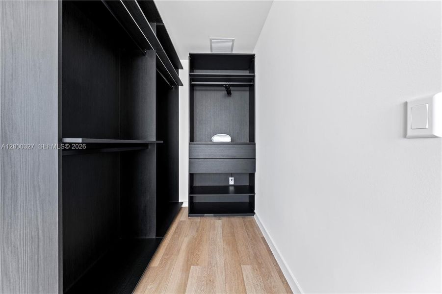 Spacious, unfurnished interior of a new home in , Miami (Image 20).