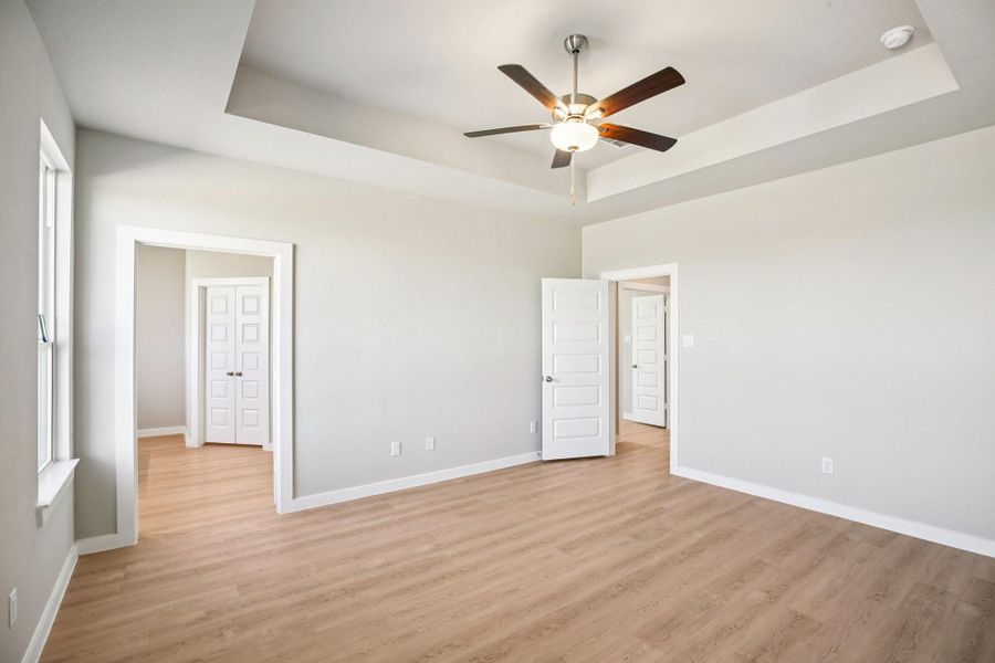 Spacious, unfurnished interior of a new home in Southfork Ranch, Sealy (Image 25).