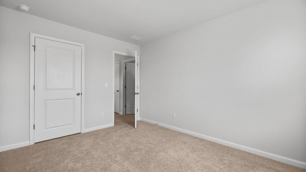 Spacious, unfurnished interior of a new home in , Summerville (Image 16).