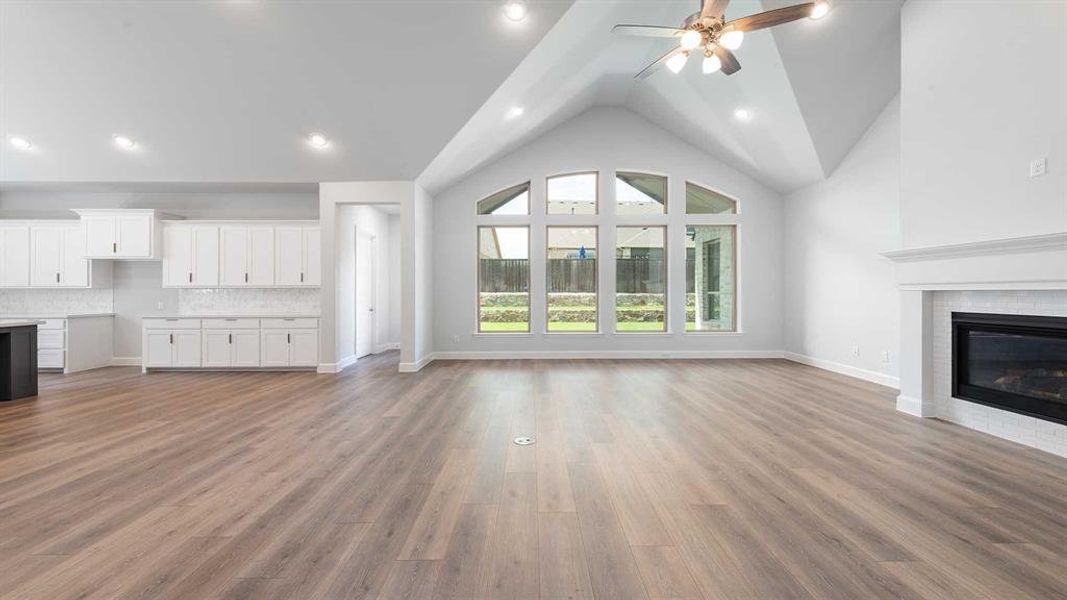 Spacious, unfurnished interior of a new home in Somerset Park 80', Rockwall (Image 15). Spacious, unfurnished interior of a new home in Somerset Park 80', Rockwall (Image 15).
