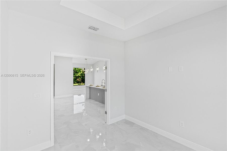 Spacious, unfurnished interior of a new home in , Lehigh Acres (Image 20).