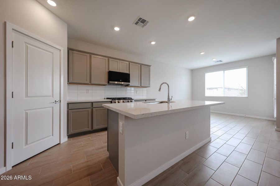 10_Lakes-RED_Erie_New-Construction_Maric
