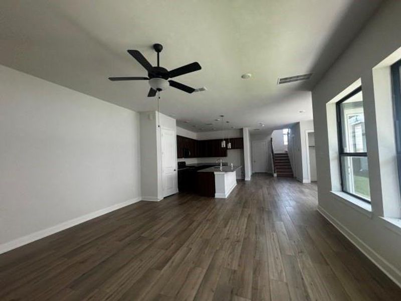 Spacious, unfurnished interior of a new home in , Missouri City (Image 16).