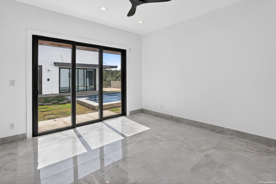 Spacious, unfurnished interior of a new home in , San Antonio (Image 21).