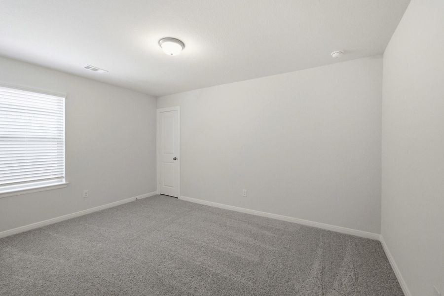 Spacious, unfurnished interior of a new home in La Terra, Celina (Image 54).
