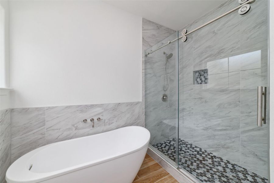 Soaking in the tub or enjoying the oversized shower...either way, you can't go wrong! Soaking in the tub or enjoying the oversized shower...either way, you can't go wrong!