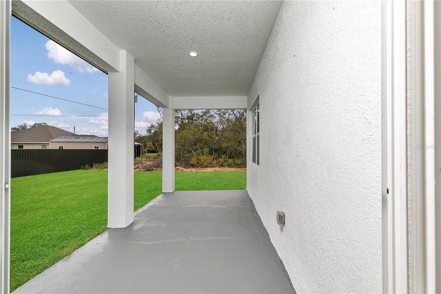 Exterior details and patio area of a home in , Ocala (Image 31).