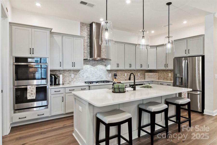 Kitchen double ovens and gas cooktop Kitchen double ovens and gas cooktop