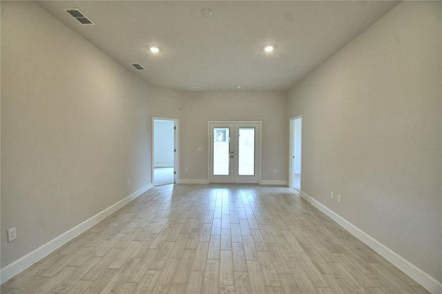Spacious, unfurnished interior of a new home in Cadence Crossing, Auburndale (Image 21). Spacious, unfurnished interior of a new home in Cadence Crossing, Auburndale (Image 21).