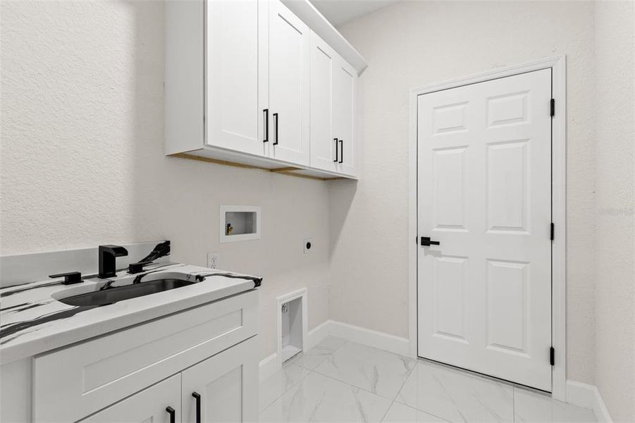 Furnished interior view inside a new home in , Weeki Wachee (Image 3).