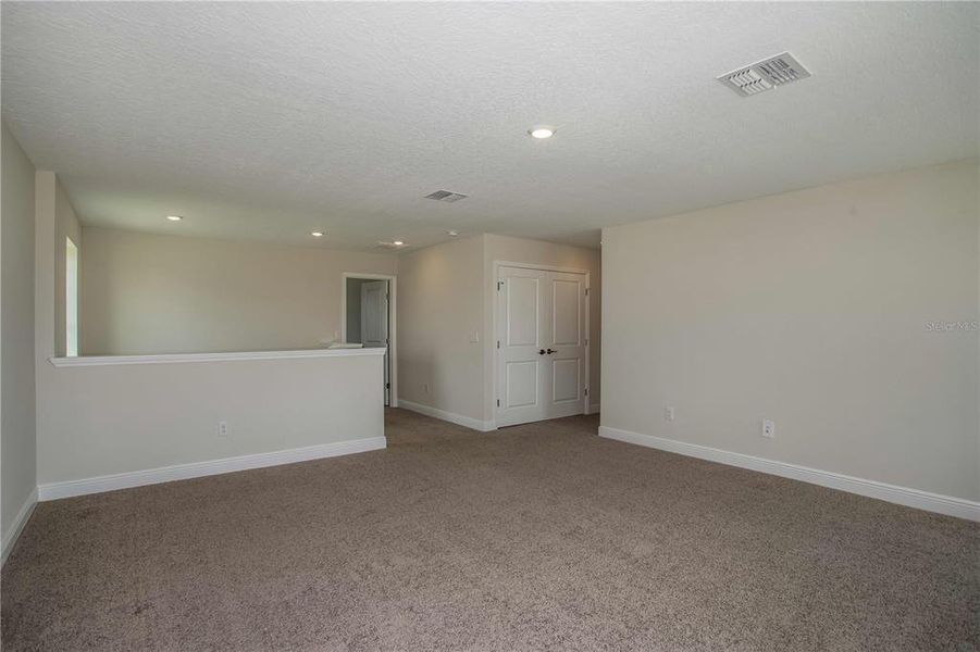Spacious, unfurnished interior of a new home in Pasadena Woods, Wesley Chapel (Image 16). Spacious, unfurnished interior of a new home in Pasadena Woods, Wesley Chapel (Image 16).