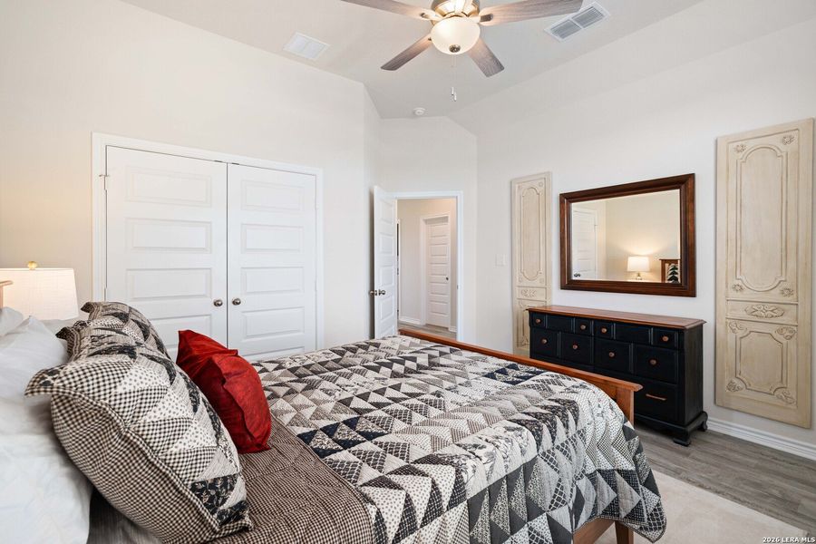 Furnished interior view inside a new home in , Bandera (Image 14).