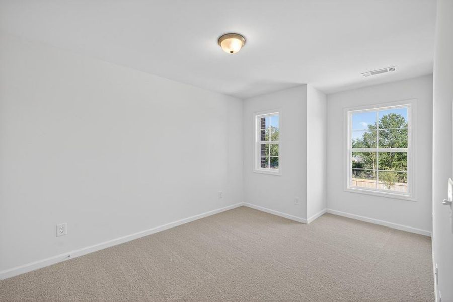 Spacious, unfurnished interior of a new home in , Jefferson (Image 50).