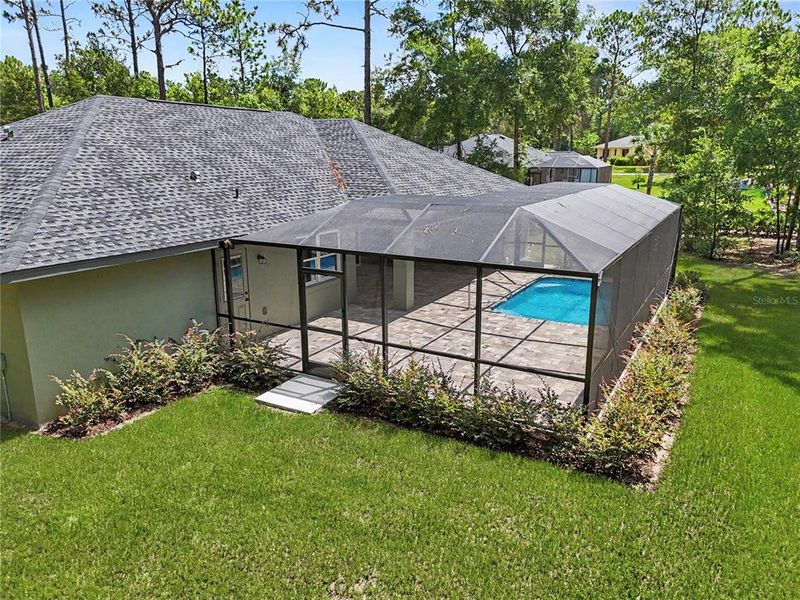Exterior details and patio area of a home in , Dunnellon (Image 39).