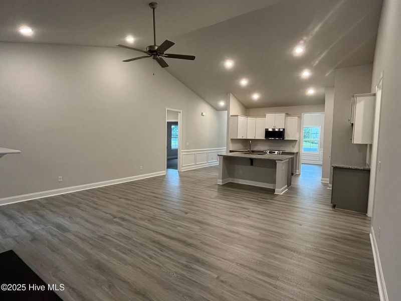 Spacious, unfurnished interior of a new home in Palmetto Creek, Bolivia (Image 16). Spacious, unfurnished interior of a new home in Palmetto Creek, Bolivia (Image 16).