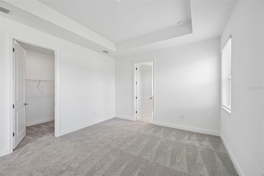 Spacious, unfurnished interior of a new home in Grand Park, Sarasota (Image 19).
