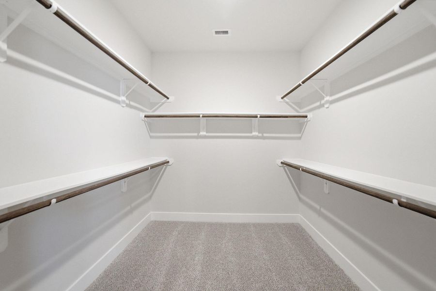 Spacious, unfurnished interior of a new home in Lago Mar, Texas City (Image 21).
