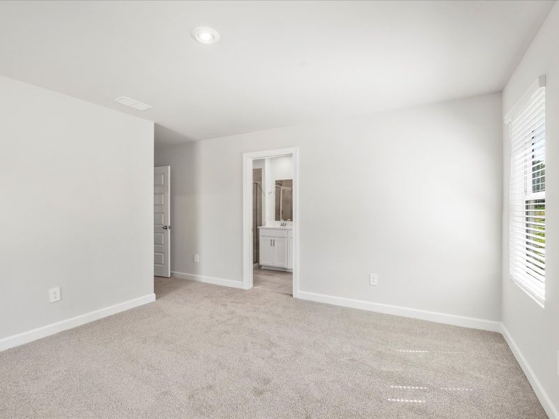 Spacious, unfurnished interior of a new home in Valentine Townes, Greer (Image 15).