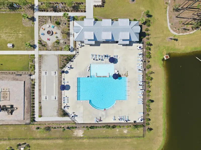 Community amenities in , Ravenel (Image 44).