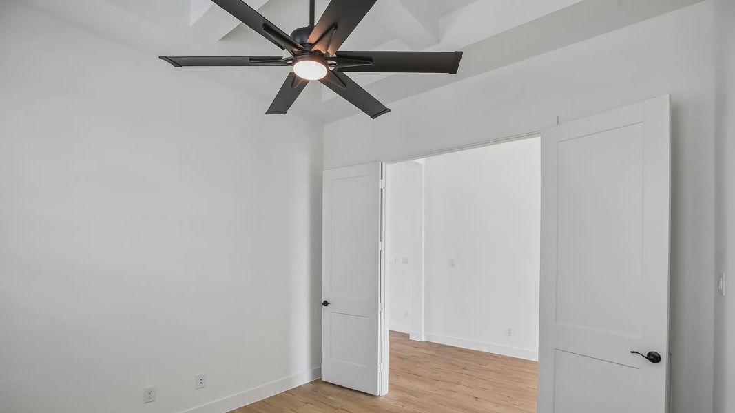 Spacious, unfurnished interior of a new home in Riceland 60',65',70', Mont Belvieu (Image 36).