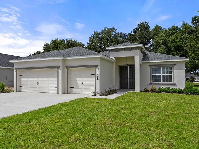 Welcome home to 1508 Otter Woods Lane in Auburndale!